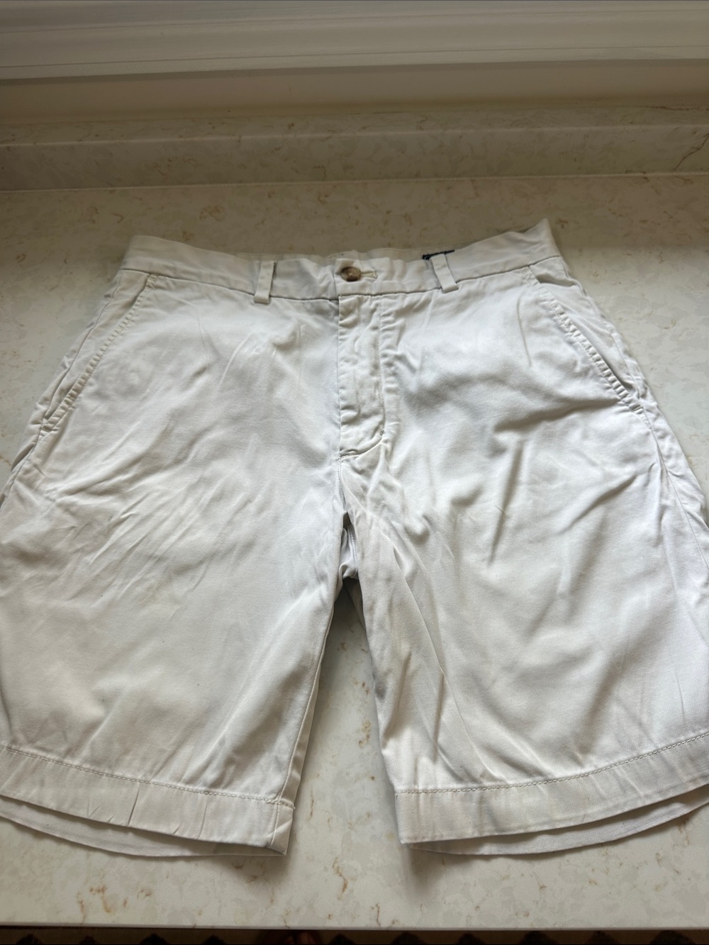 Vineyard Vines Men's White Flat Front Chino Shorts